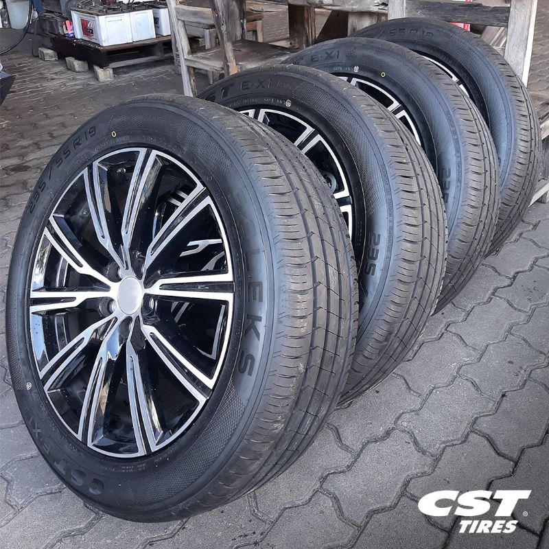 Volvo XC60 with CST Saleks EX1 Tires- (7)