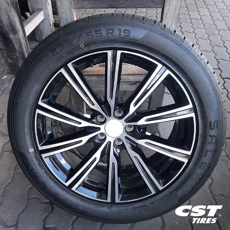 Volvo XC60 with CST Saleks EX1 Tires- (8)